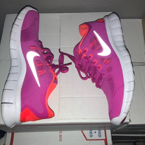 Nike Shoes - Nike Free Run shoes women’s